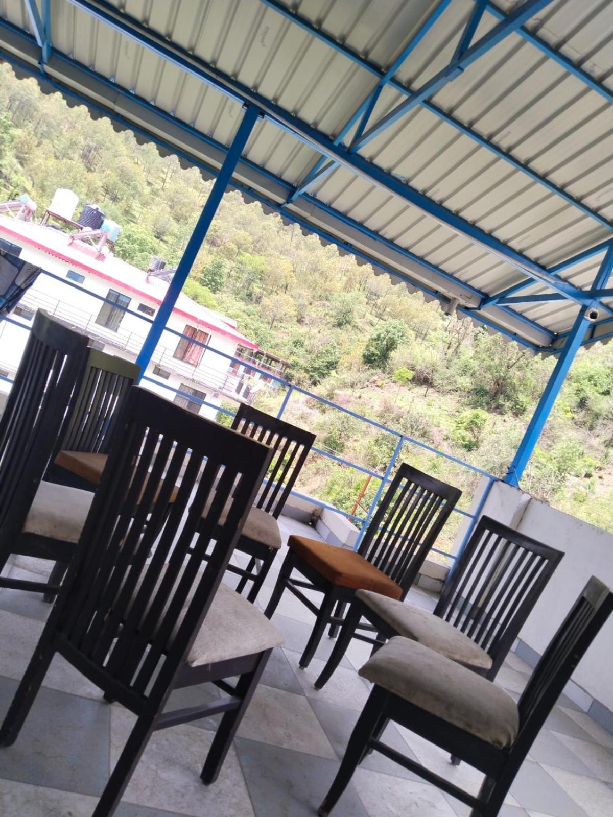 Abuzz Oxfordcaps Chanakya Hostel Solan Exterior photo