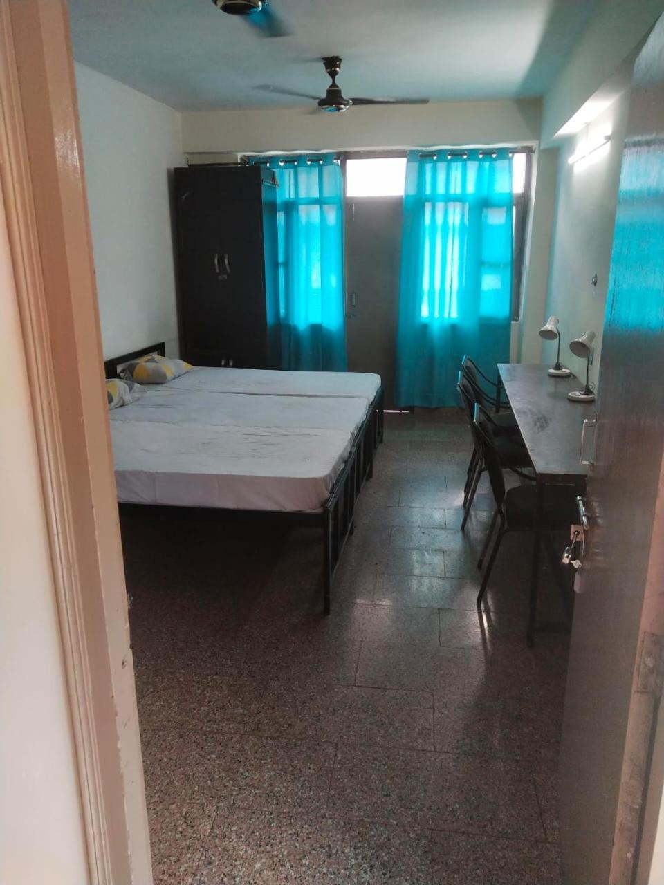 Abuzz Oxfordcaps Chanakya Hostel Solan Exterior photo